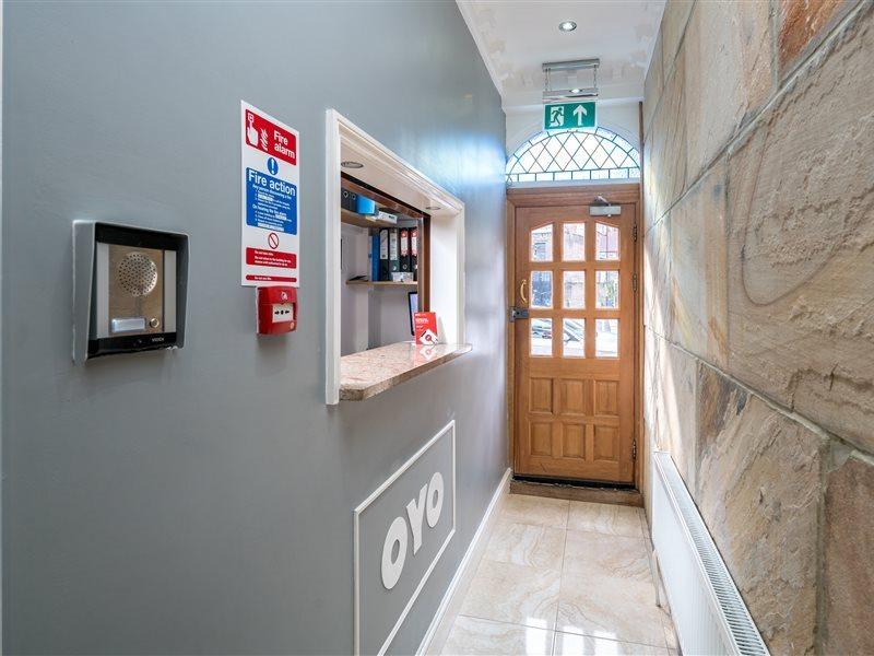 Apollo Hotel Kings Cross London Bagian luar foto