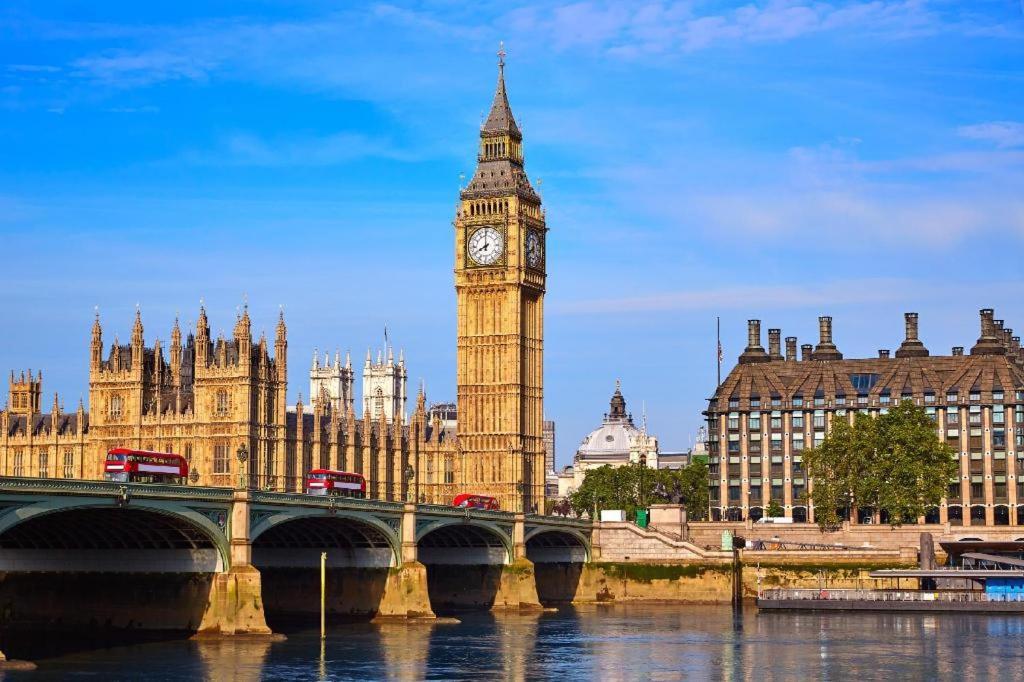 Apollo Hotel Kings Cross London Bagian luar foto