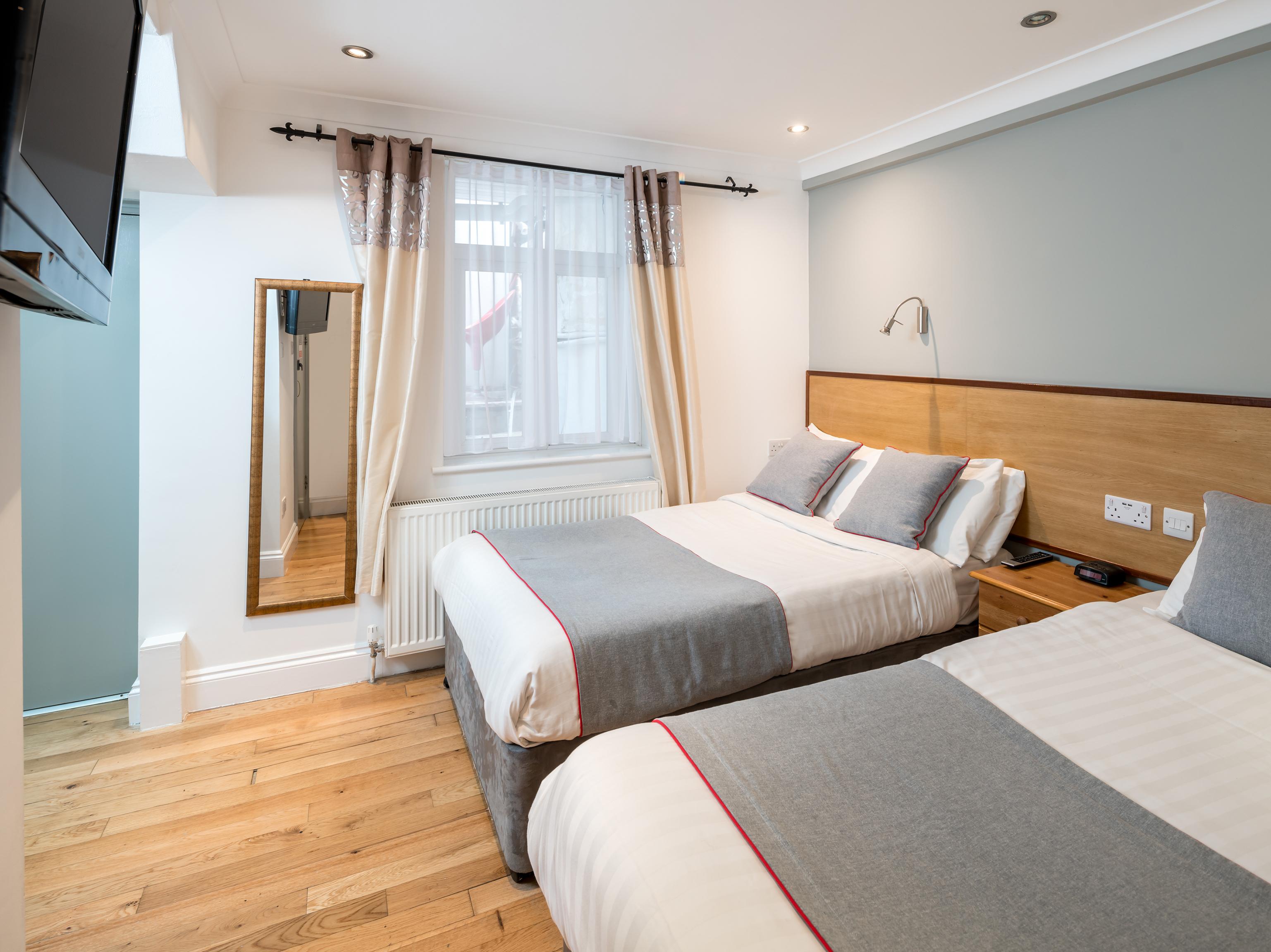 Apollo Hotel Kings Cross London Bagian luar foto