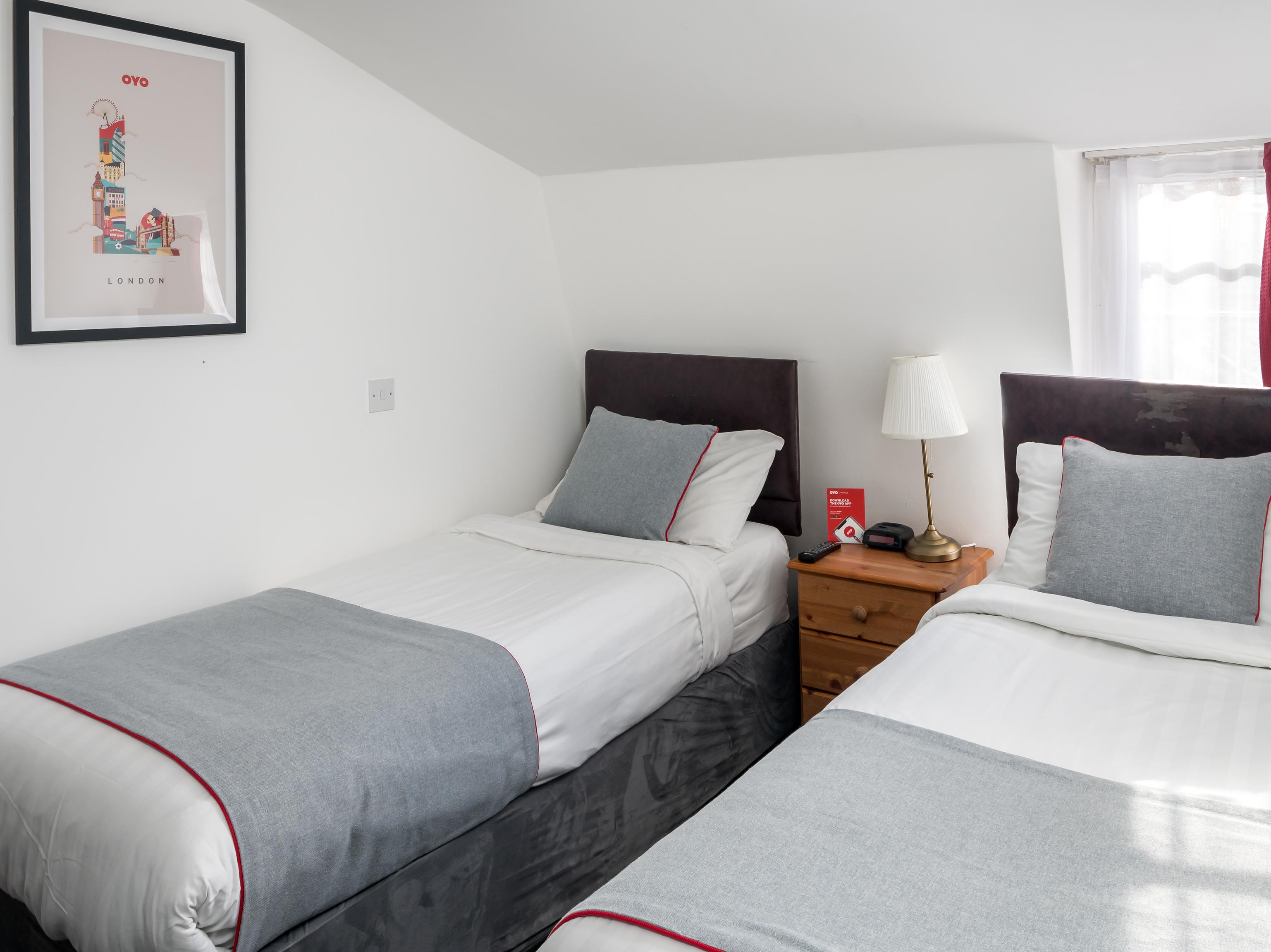 Apollo Hotel Kings Cross London Bagian luar foto